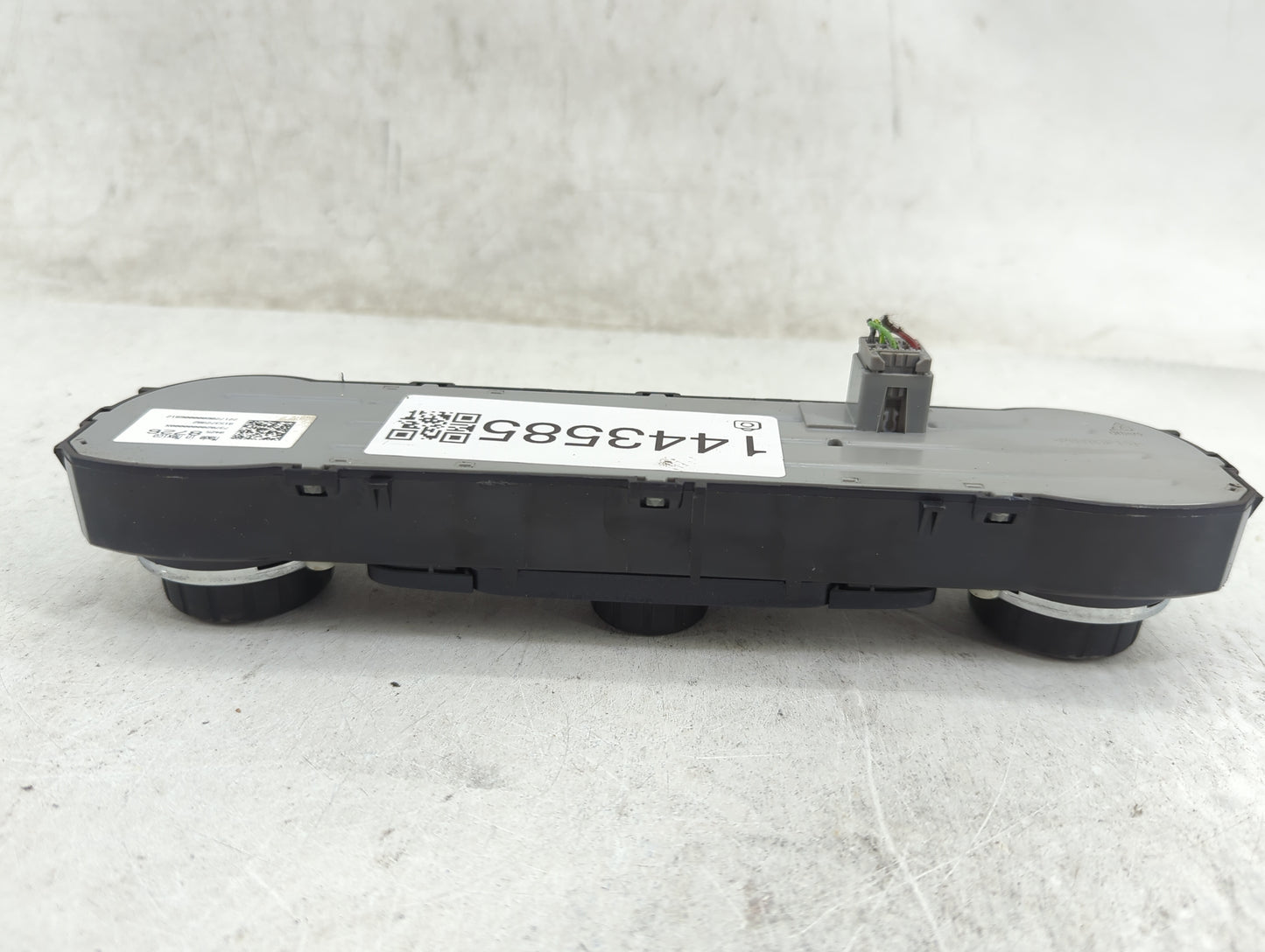 2014-2019 Chevrolet Silverado 1500 Climate Control Module Temperature AC/Heater Replacement P/N:84258726 7370200000000X Fits
