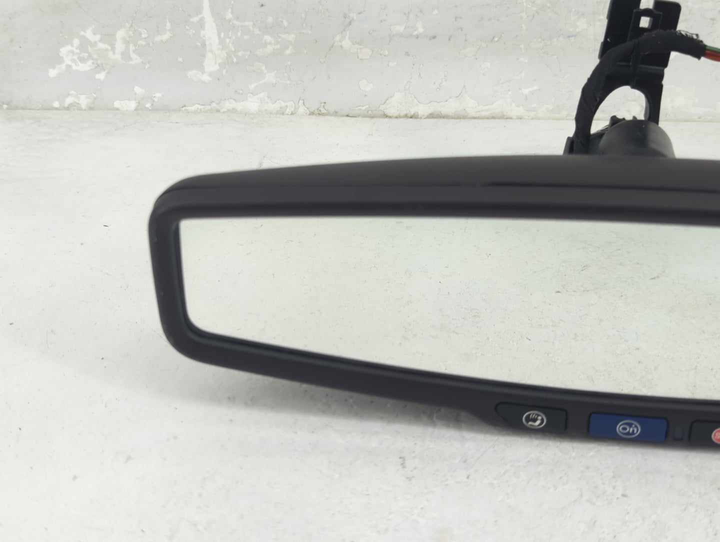2014-2019 Chevrolet Silverado 1500 Interior Rear View Mirror Replacement OEM P/N:E11046392 E11026392 Fits OEM Used Auto Part