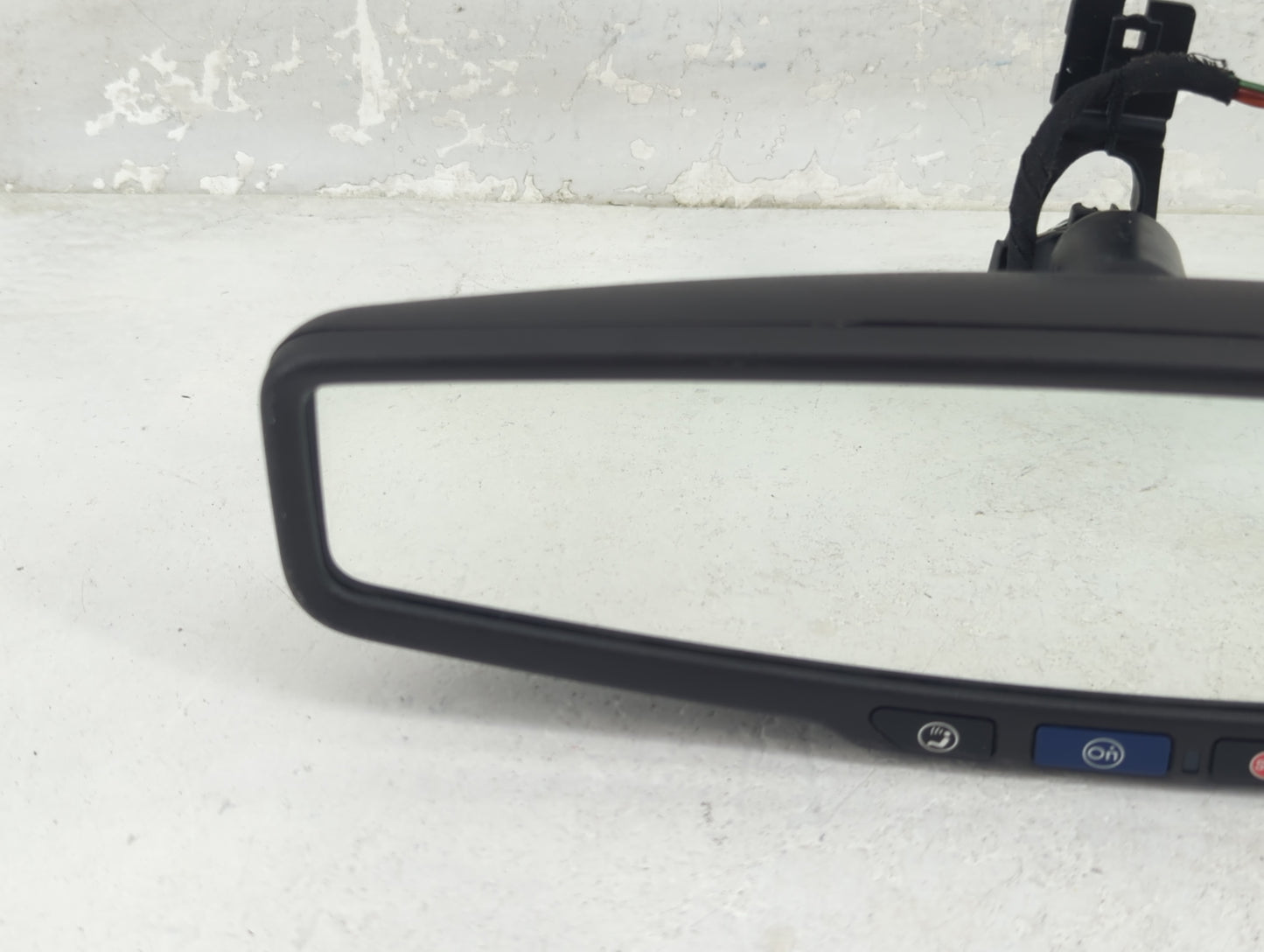 2014-2019 Chevrolet Silverado 1500 Interior Rear View Mirror Replacement OEM P/N:E11046392 E11026392 Fits OEM Used Auto Part
