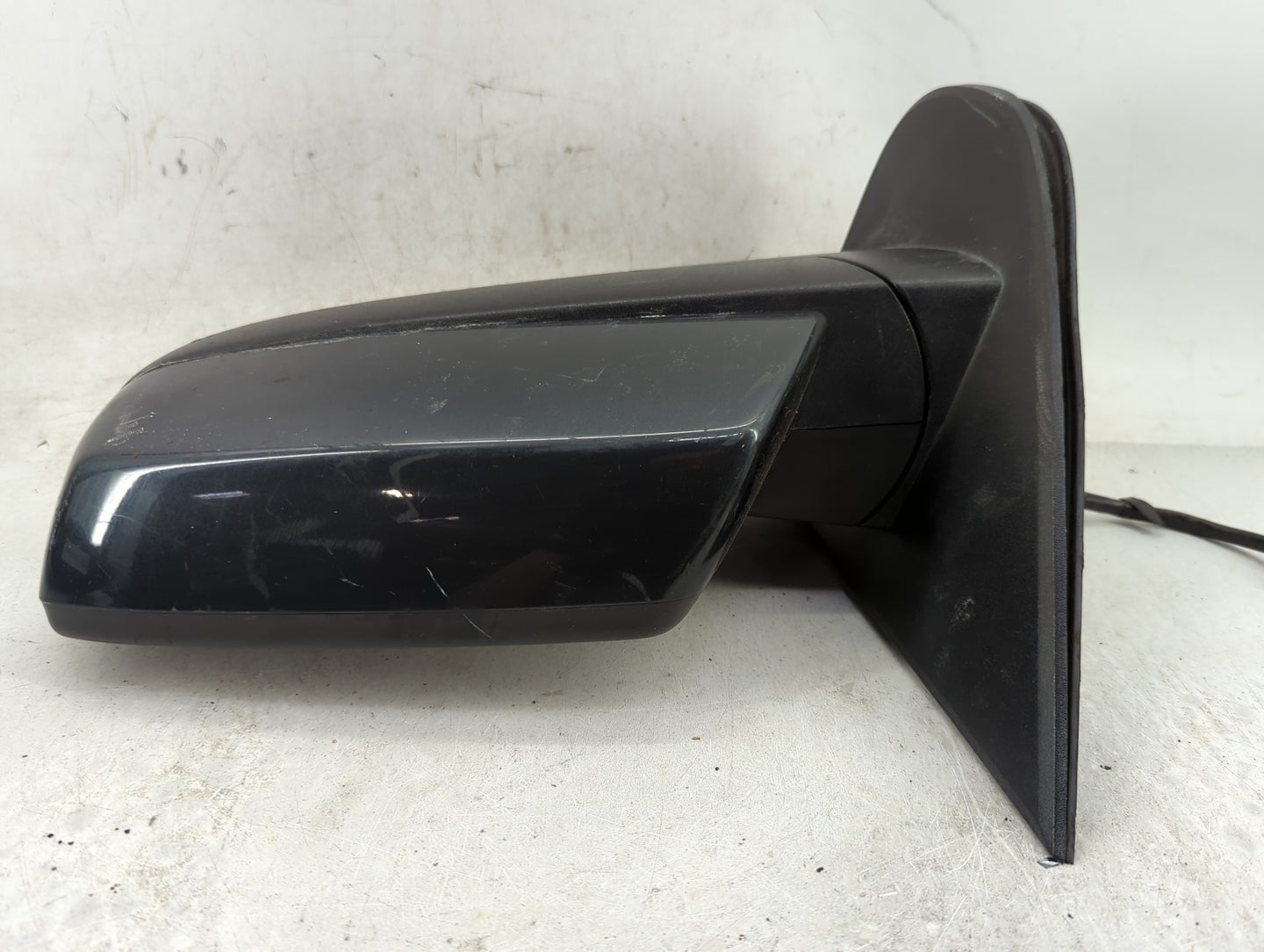 2014-2019 Chevrolet Silverado 1500 Driver Side View Mirror - Left Door Mirror OEM Used - Oemusedautoparts1.com