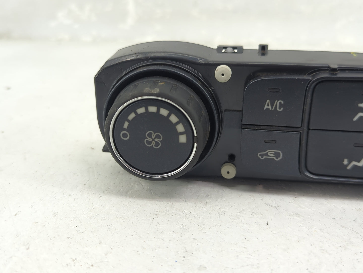 2018 Chevrolet Silverado 1500 Climate Control Module Temperature AC/Heater Replacement P/N:84164475 Fits OEM Used Auto Parts