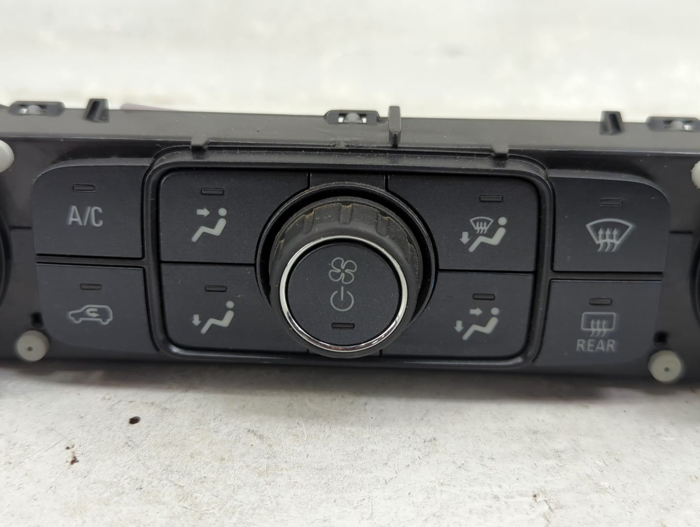 2014-2019 Chevrolet Silverado 1500 Climate Control Module Temperature AC/Heater Replacement P/N:84258729 7370200000000X Fits