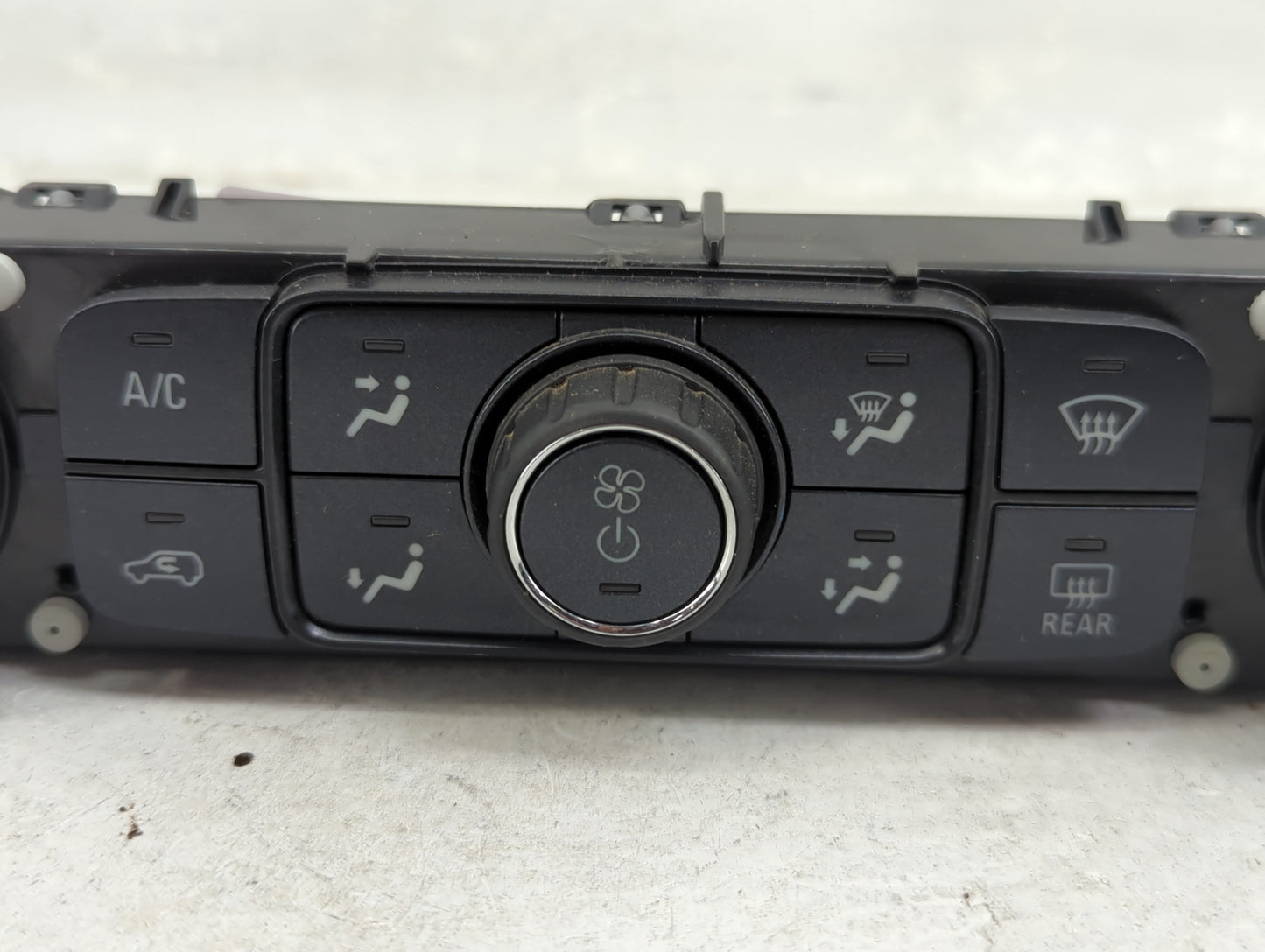 2014-2019 Chevrolet Silverado 1500 Climate Control Module Temperature AC/Heater Replacement P/N:84258729 7370200000000X Fits