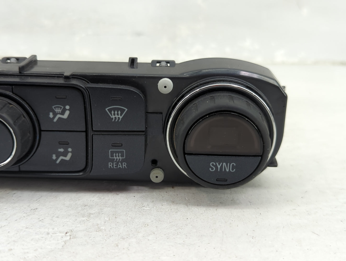 2014-2019 Chevrolet Silverado 1500 Climate Control Module Temperature AC/Heater Replacement P/N:84258729 7370200000000X Fits