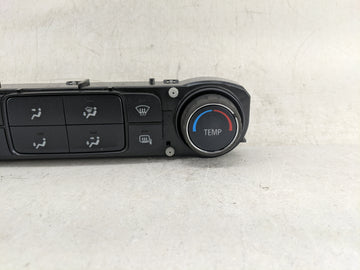 2018 Chevrolet Silverado 1500 Climate Control Module Temperature AC/Heater Replacement P/N:84199205 7370200000000X, 815372982 Fits OEM Used Auto Parts