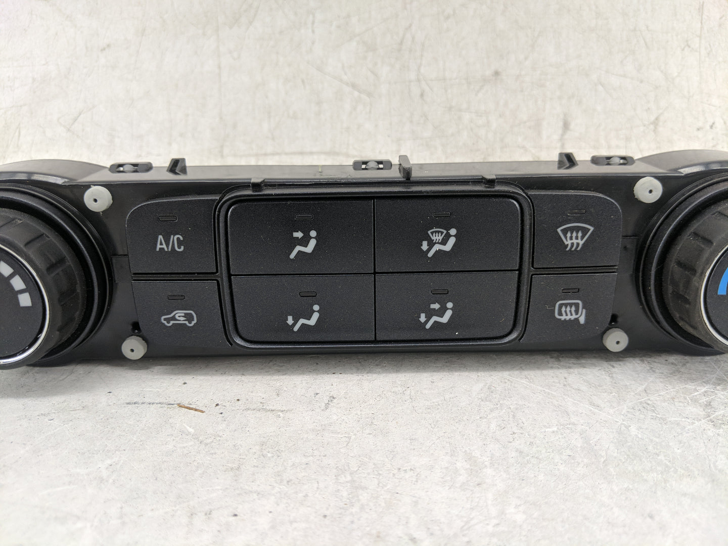 2018 Chevrolet Silverado 1500 Climate Control Module Temperature AC/Heater Replacement P/N:84199205 7370200000000X, 81537298