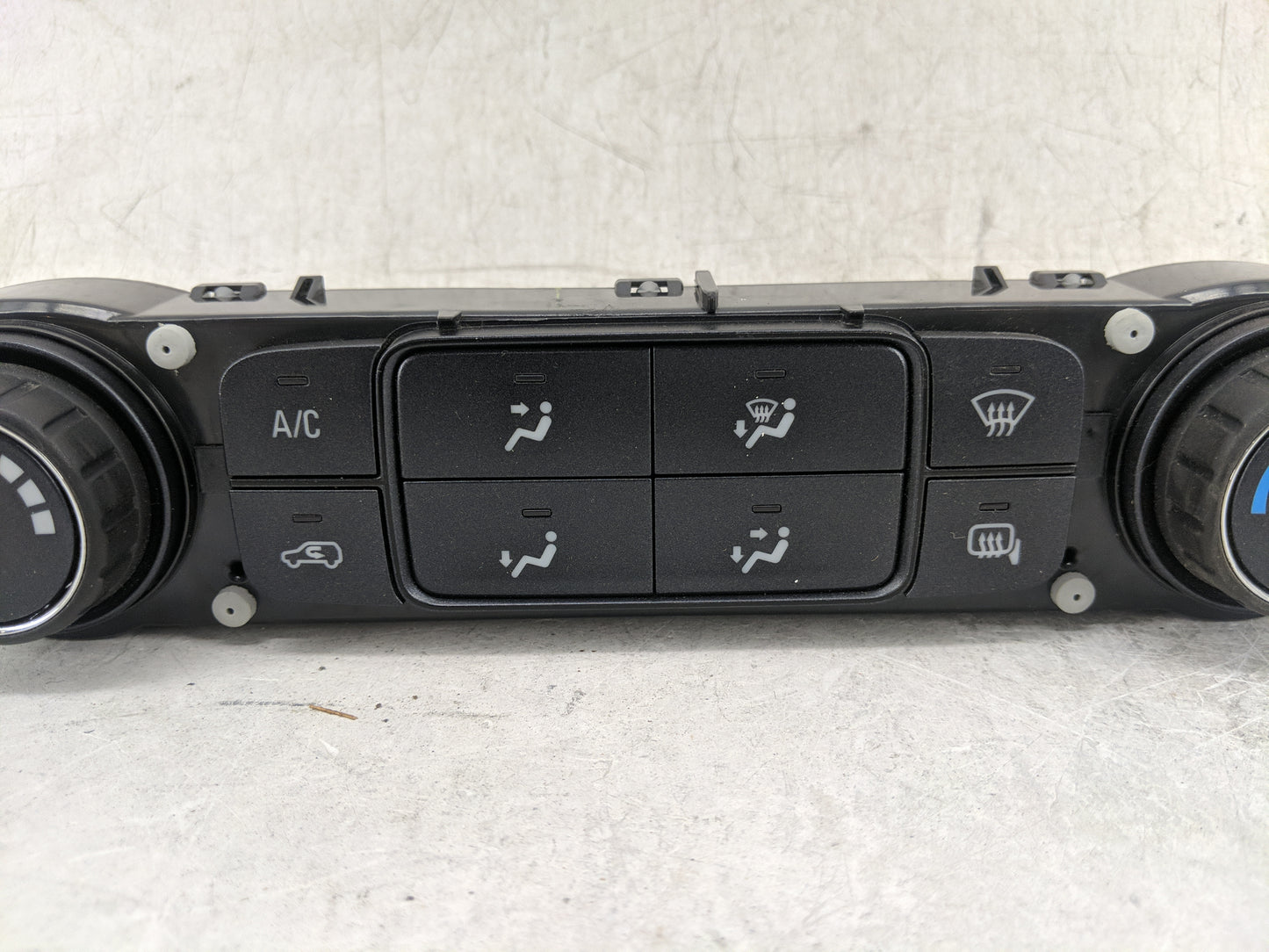 2018 Chevrolet Silverado 1500 Climate Control Module Temperature AC/Heater Replacement P/N:84199205 7370200000000X, 81537298