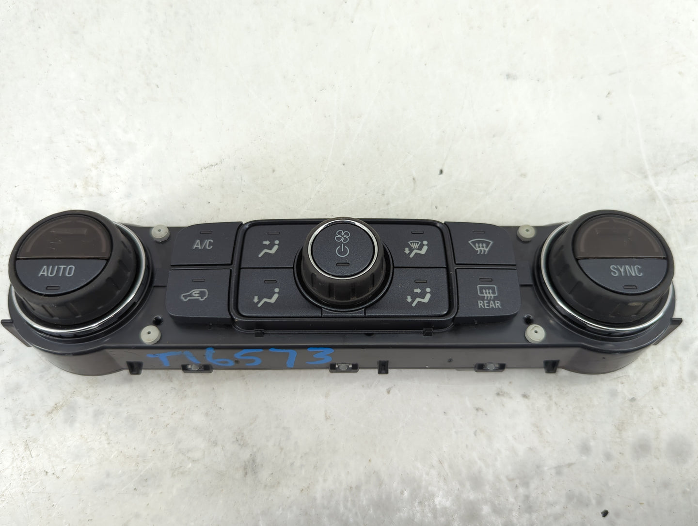 2014-2019 Chevrolet Silverado 1500 Climate Control Module Temperature AC/Heater Replacement P/N:84258729 Fits OEM Used Auto 