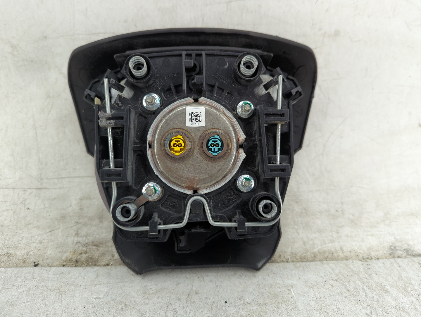 2018 Chevrolet Silverado 1500 Air Bag Driver Left Steering Wheel Mounted - Oemusedautoparts1.com