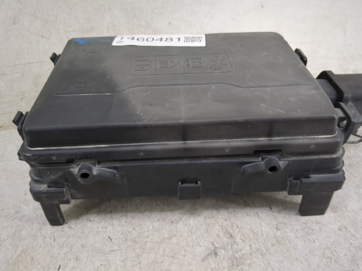 2018 Chevrolet Silverado 1500 Fusebox Fuse Box Panel Relay Module Fits OEM Used Auto Parts - Oemusedautoparts1.com