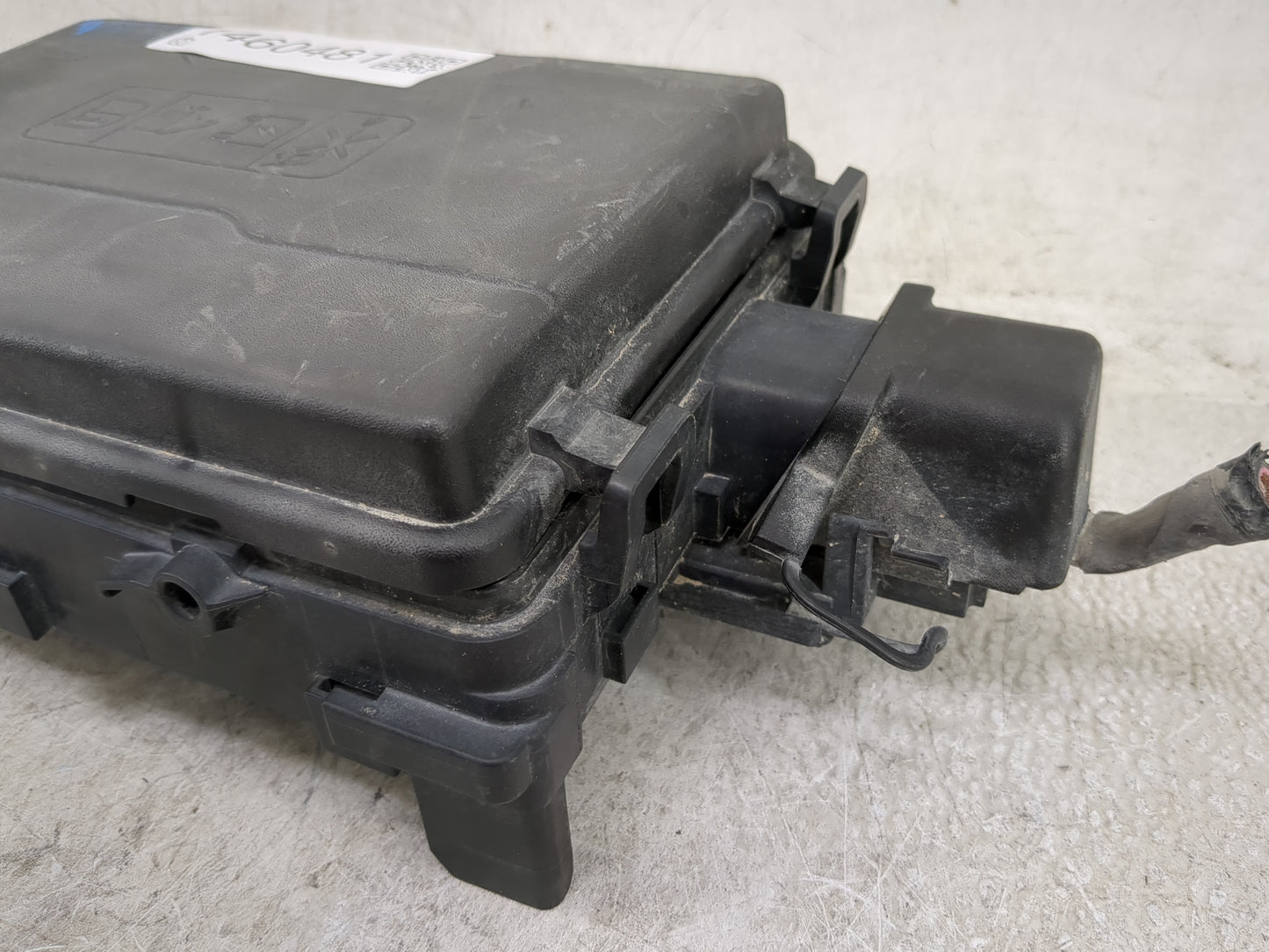 2018 Chevrolet Silverado 1500 Fusebox Fuse Box Panel Relay Module Fits OEM Used Auto Parts - Oemusedautoparts1.com