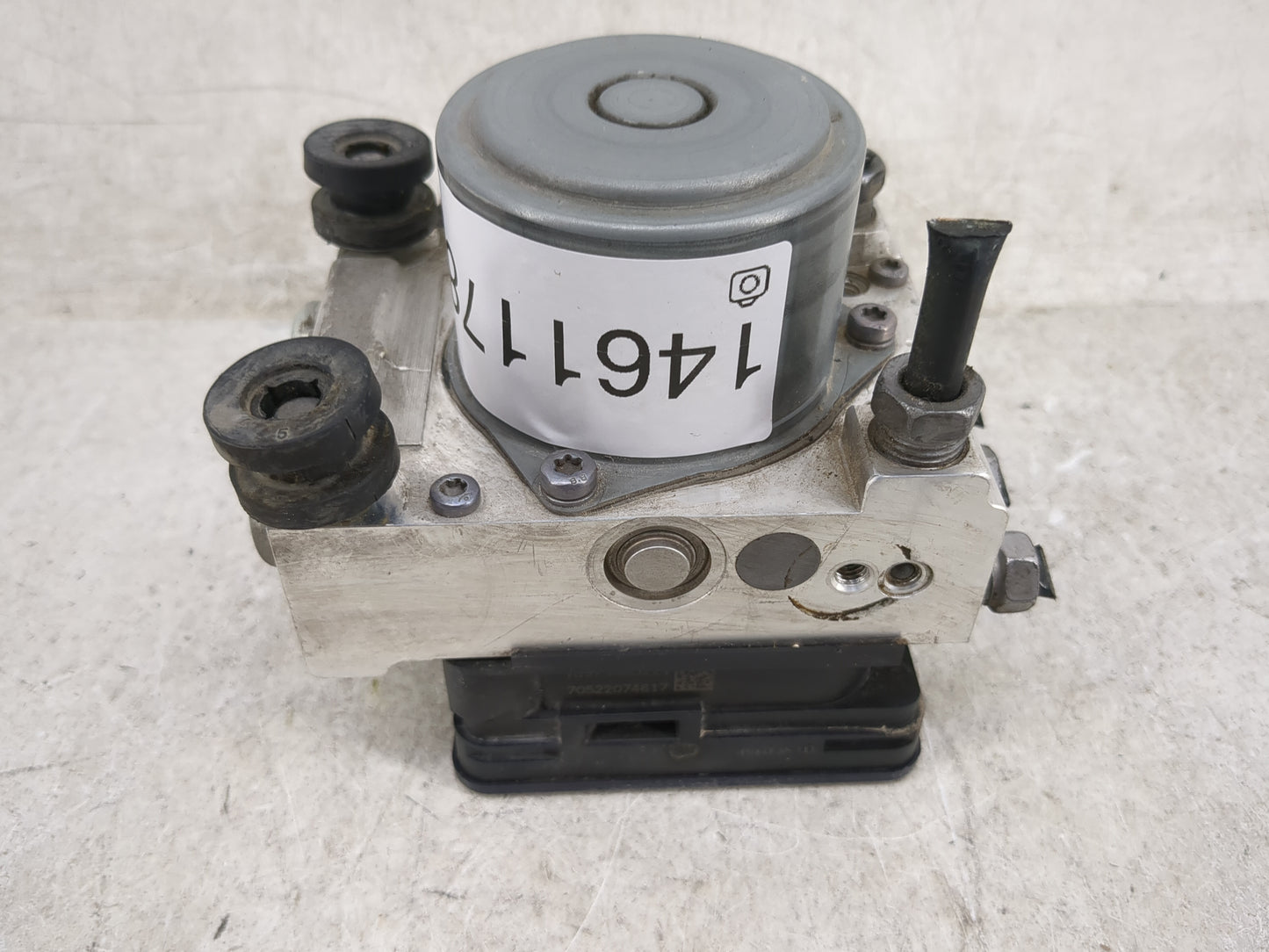 2017-2019 Chevrolet Silverado 1500 ABS Pump Control Module Replacement P/N:84256779 Fits Fits 2017 2018 2019 2020 OEM Used A