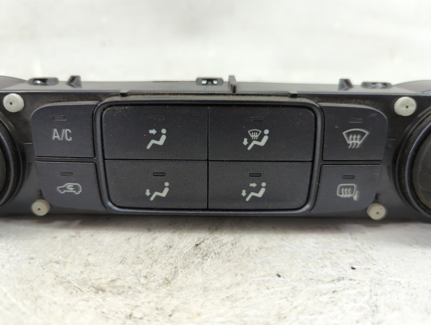 2014-2019 Chevrolet Silverado 1500 Climate Control Module Temperature AC/Heater Replacement P/N:84164475 Fits OEM Used Auto 