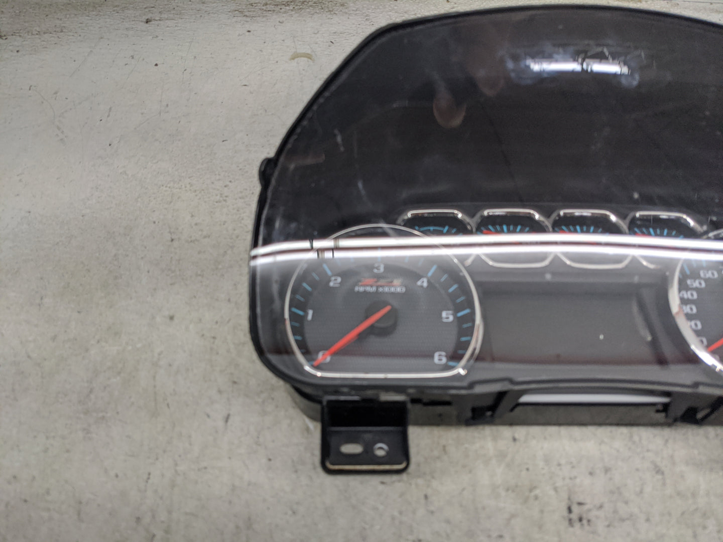 2018-2019 Chevrolet Silverado 1500 Instrument Cluster Speedometer Gauges P/N:84597918 23241023 Miles:114K Fits Fits 2018 201