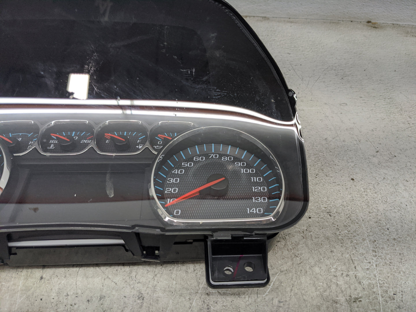 2018-2019 Chevrolet Silverado 1500 Instrument Cluster Speedometer Gauges P/N:84597918 23241023 Miles:114K Fits Fits 2018 201