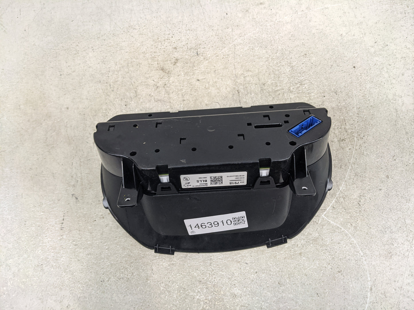 2018-2019 Chevrolet Silverado 1500 Instrument Cluster Speedometer Gauges P/N:84597918 23241023 Miles:114K Fits Fits 2018 201