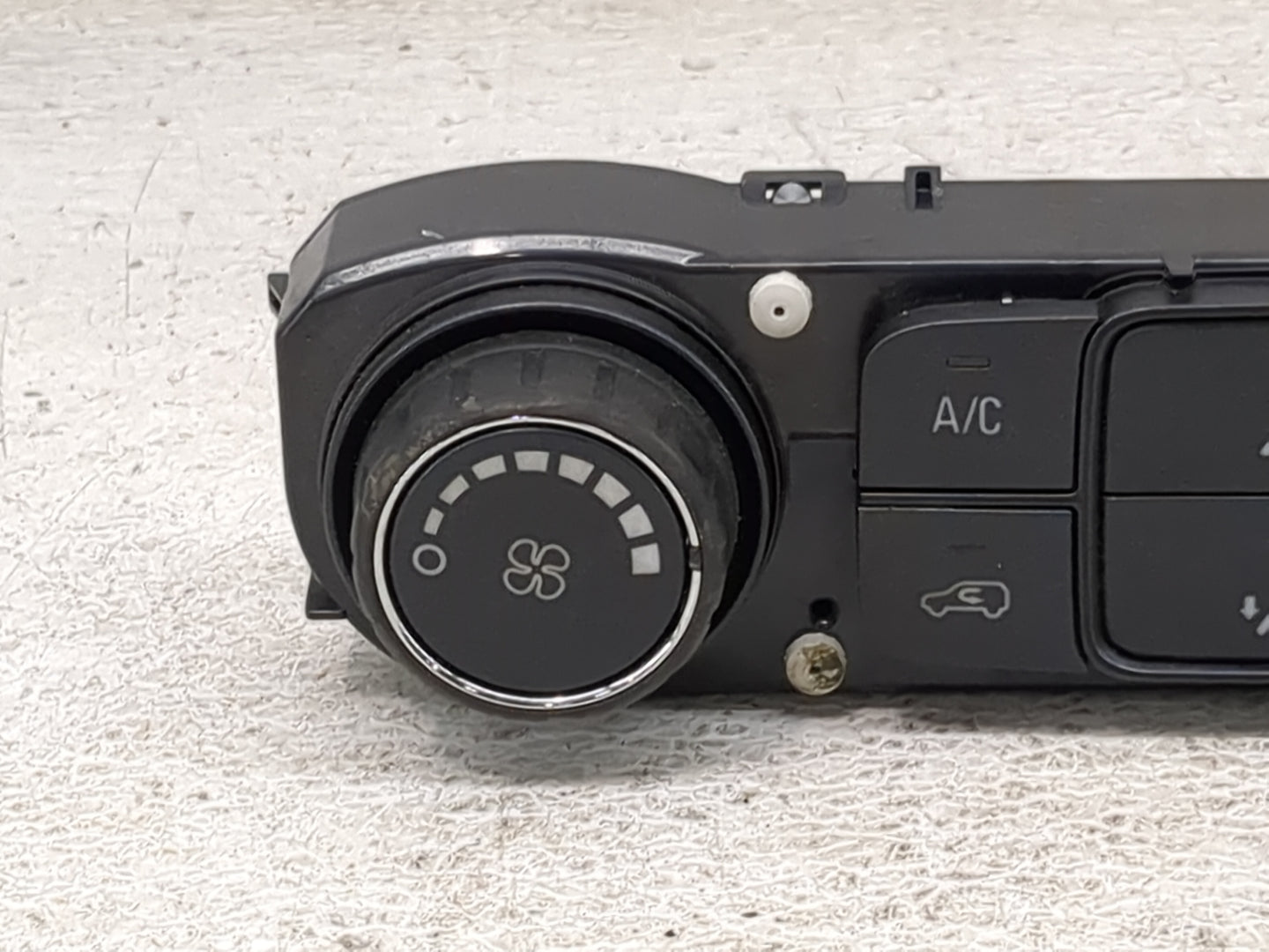 2014-2019 Chevrolet Silverado 1500 Climate Control Module Temperature AC/Heater Replacement P/N:84199205 815372982 Fits OEM 