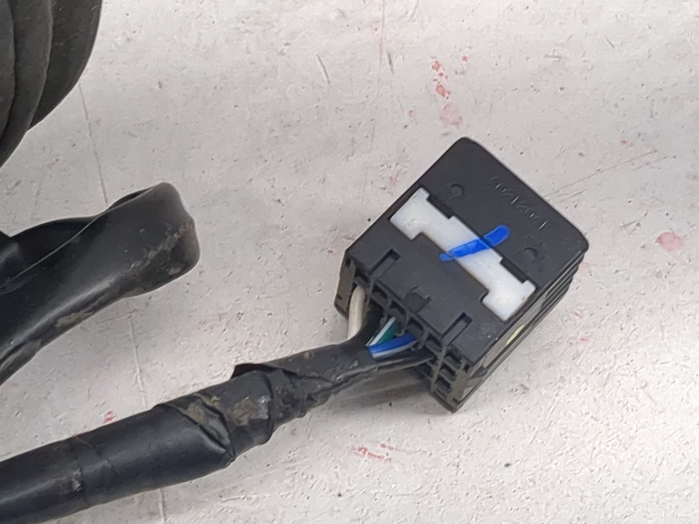 2014-2019 Chevrolet Silverado 1500 Driver Side View Mirror - Left Door Mirror OEM Used - Oemusedautoparts1.com