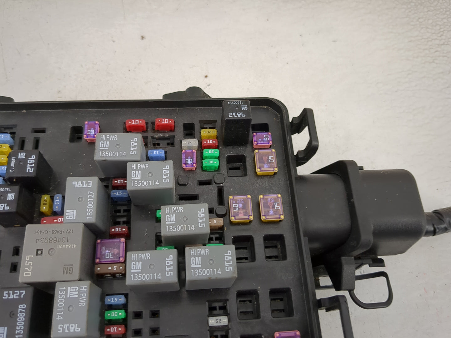 2016-2018 Chevrolet Silverado 1500 Fusebox Fuse Box Panel Relay Module P/N:84303175_01 13500114, 13500127 Fits Fits 2016 201