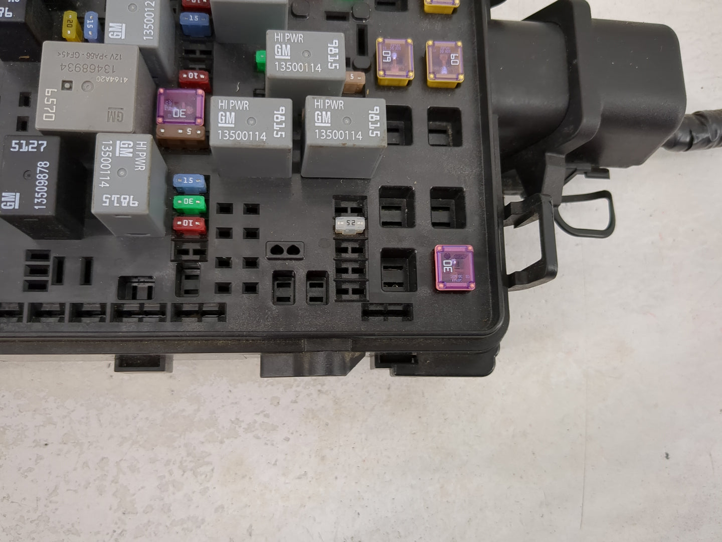 2016-2018 Chevrolet Silverado 1500 Fusebox Fuse Box Panel Relay Module P/N:84303175_01 13500114, 13500127 Fits Fits 2016 201