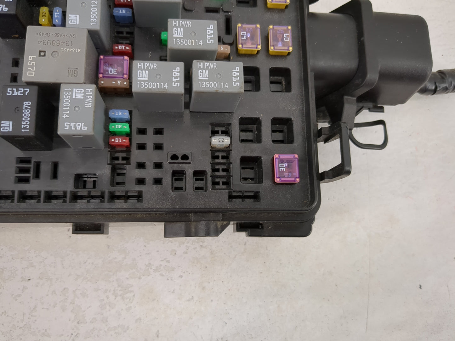 2016-2018 Chevrolet Silverado 1500 Fusebox Fuse Box Panel Relay Module P/N:84303175_01 13500114, 13500127 Fits Fits 2016 201