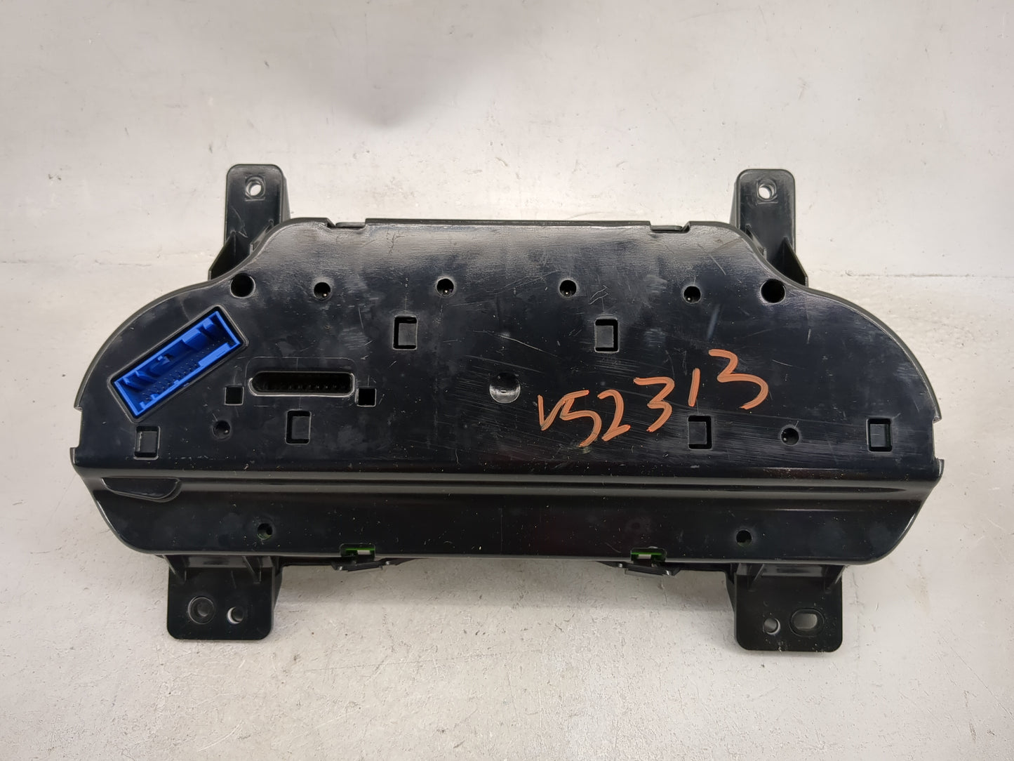 2016 Chevrolet Silverado 1500 Instrument Cluster Speedometer Gauges P/N:84298031 7110500000000X, 812812097 Miles: Fits OEM U