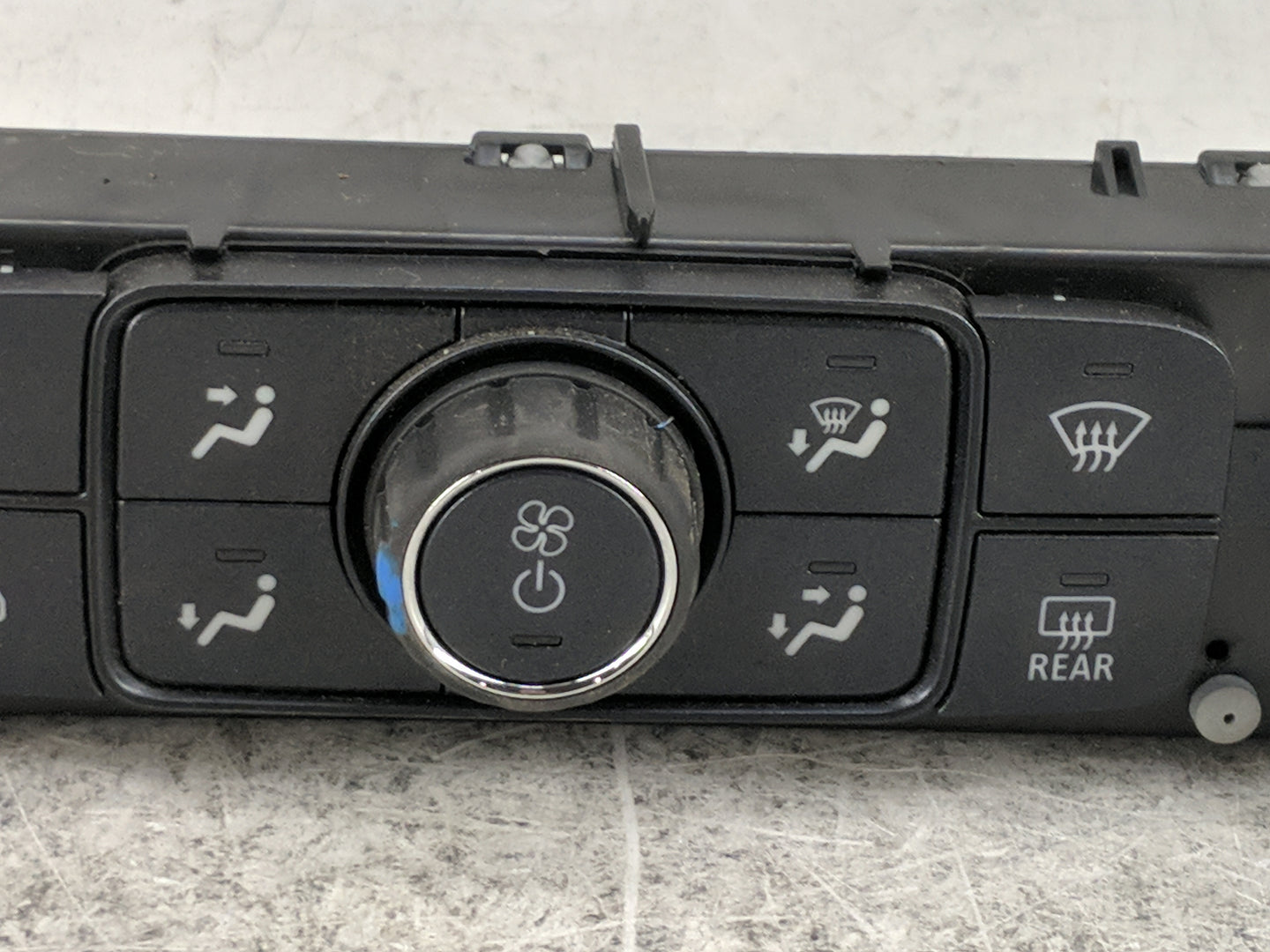 2014-2019 Chevrolet Silverado 1500 Climate Control Module Temperature AC/Heater Replacement P/N:84258729 815372982 Fits OEM 