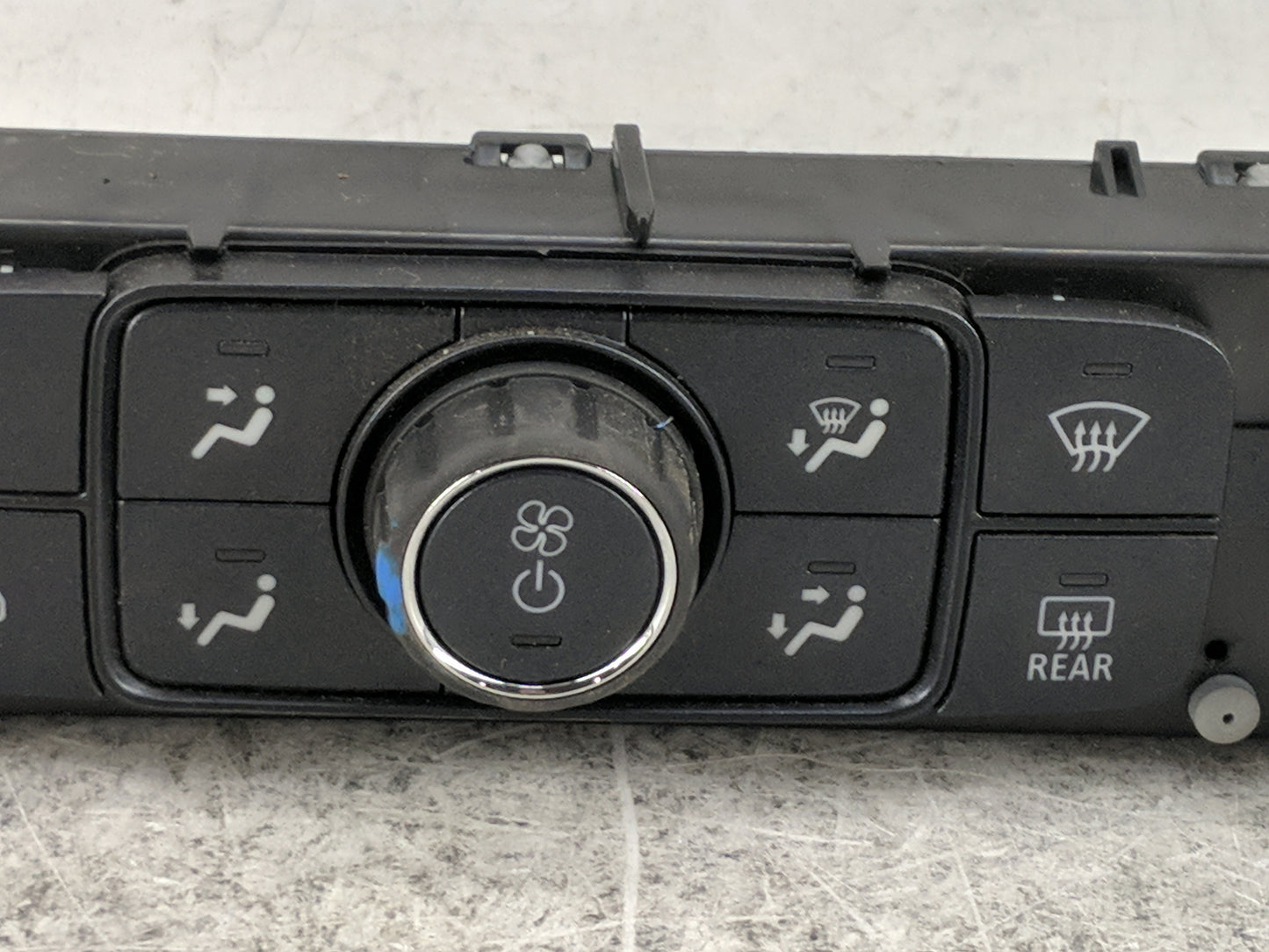 2014-2019 Chevrolet Silverado 1500 Climate Control Module Temperature AC/Heater Replacement P/N:84258729 815372982 Fits OEM 