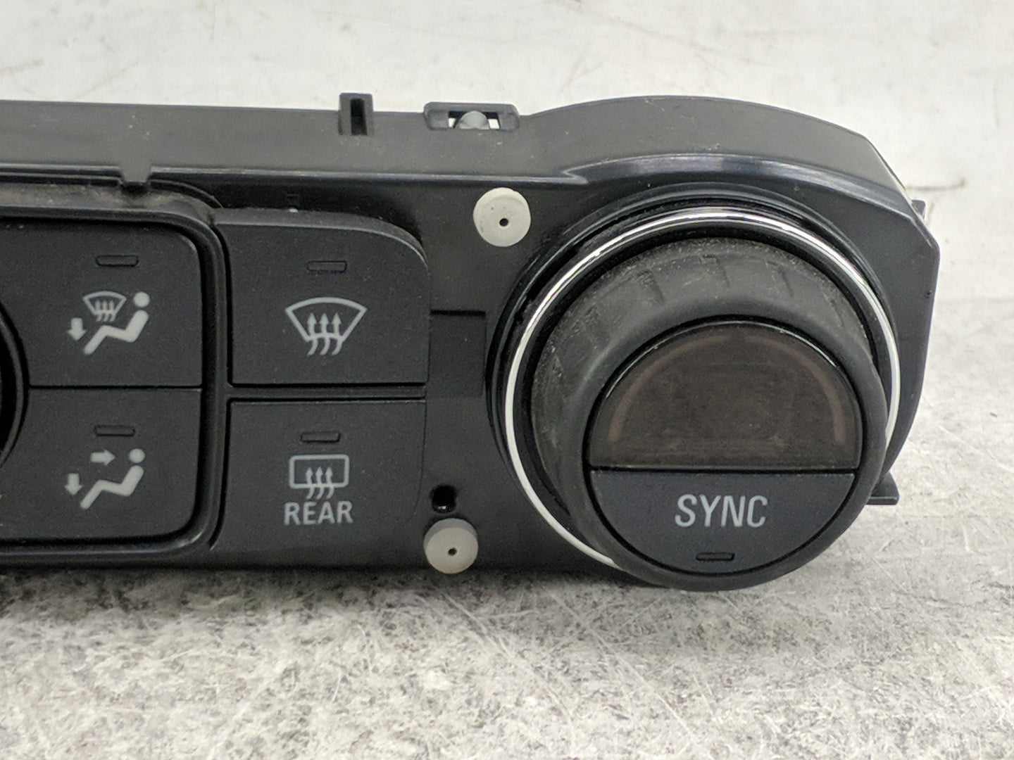 2014-2019 Chevrolet Silverado 1500 Climate Control Module Temperature AC/Heater Replacement P/N:84258729 815372982 Fits OEM 