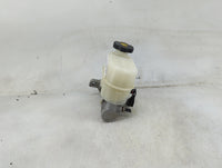 2014-2019 Chevrolet Silverado 1500 Brake Master Cylinder 1489183 - Oemusedautoparts1.com