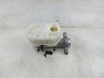 2014-2019 Chevrolet Silverado 1500 Brake Master Cylinder 1490067