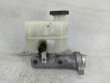 2014-2019 Chevrolet Silverado 1500 Brake Master Cylinder 1490403 - Oemusedautoparts1.com