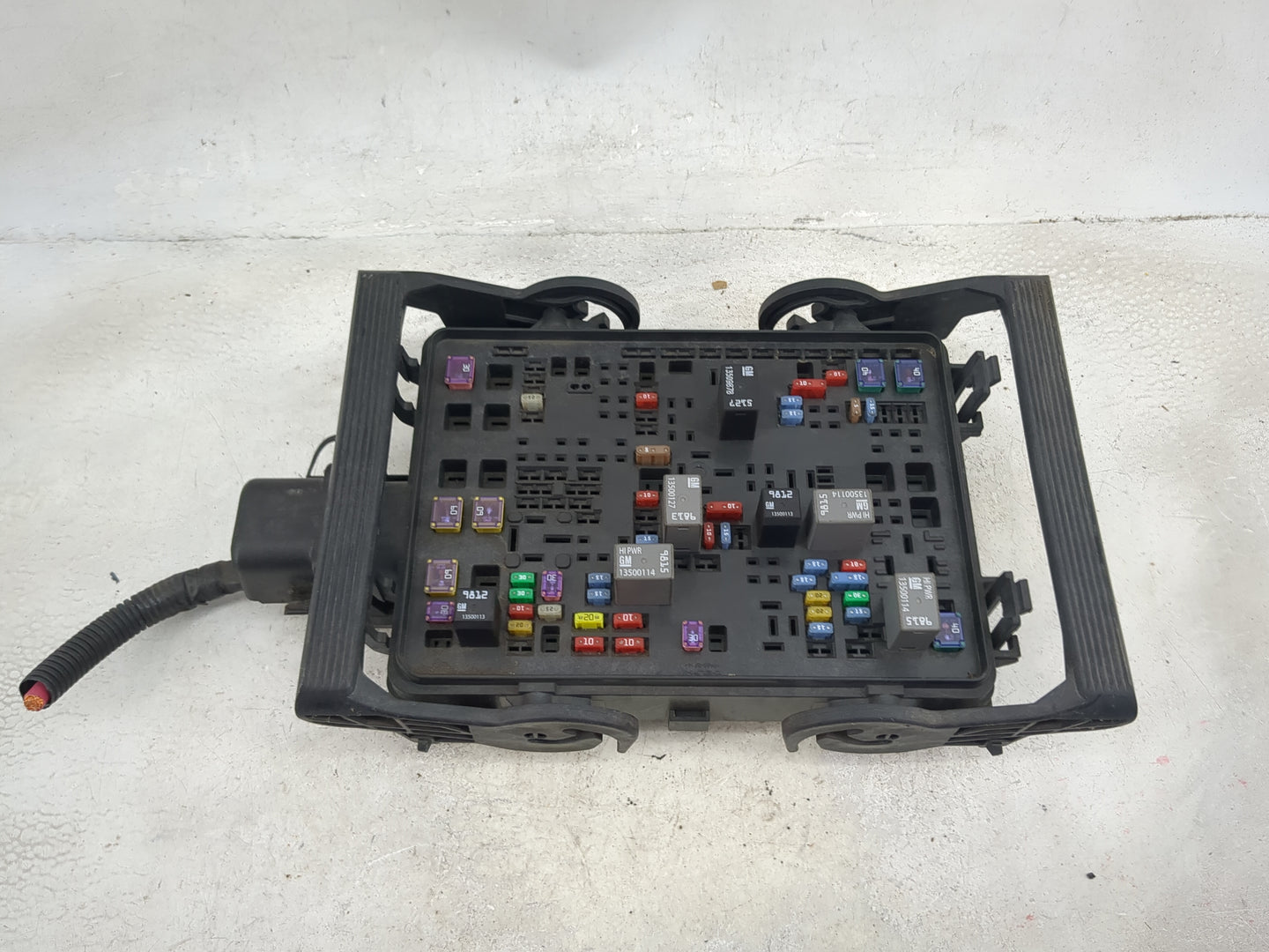 2016-2018 Chevrolet Silverado 1500 Fusebox Fuse Box Panel Relay Module P/N:84075776_02 13500114, 13500113 Fits Fits 2016 201