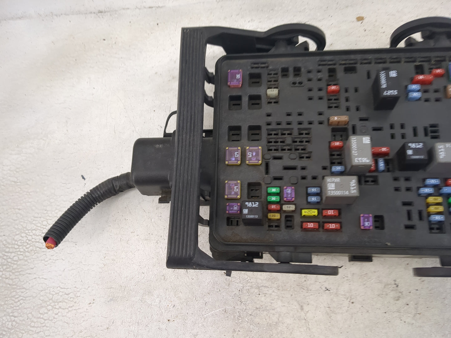 2016-2018 Chevrolet Silverado 1500 Fusebox Fuse Box Panel Relay Module P/N:84075776_02 13500114, 13500113 Fits Fits 2016 201