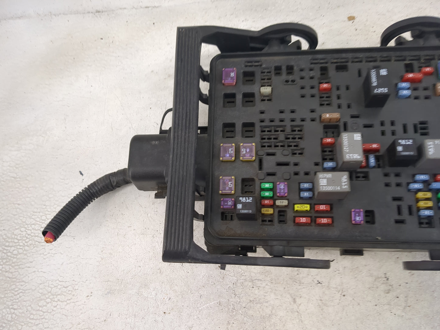2016-2018 Chevrolet Silverado 1500 Fusebox Fuse Box Panel Relay Module P/N:84075776_02 13500114, 13500113 Fits Fits 2016 201