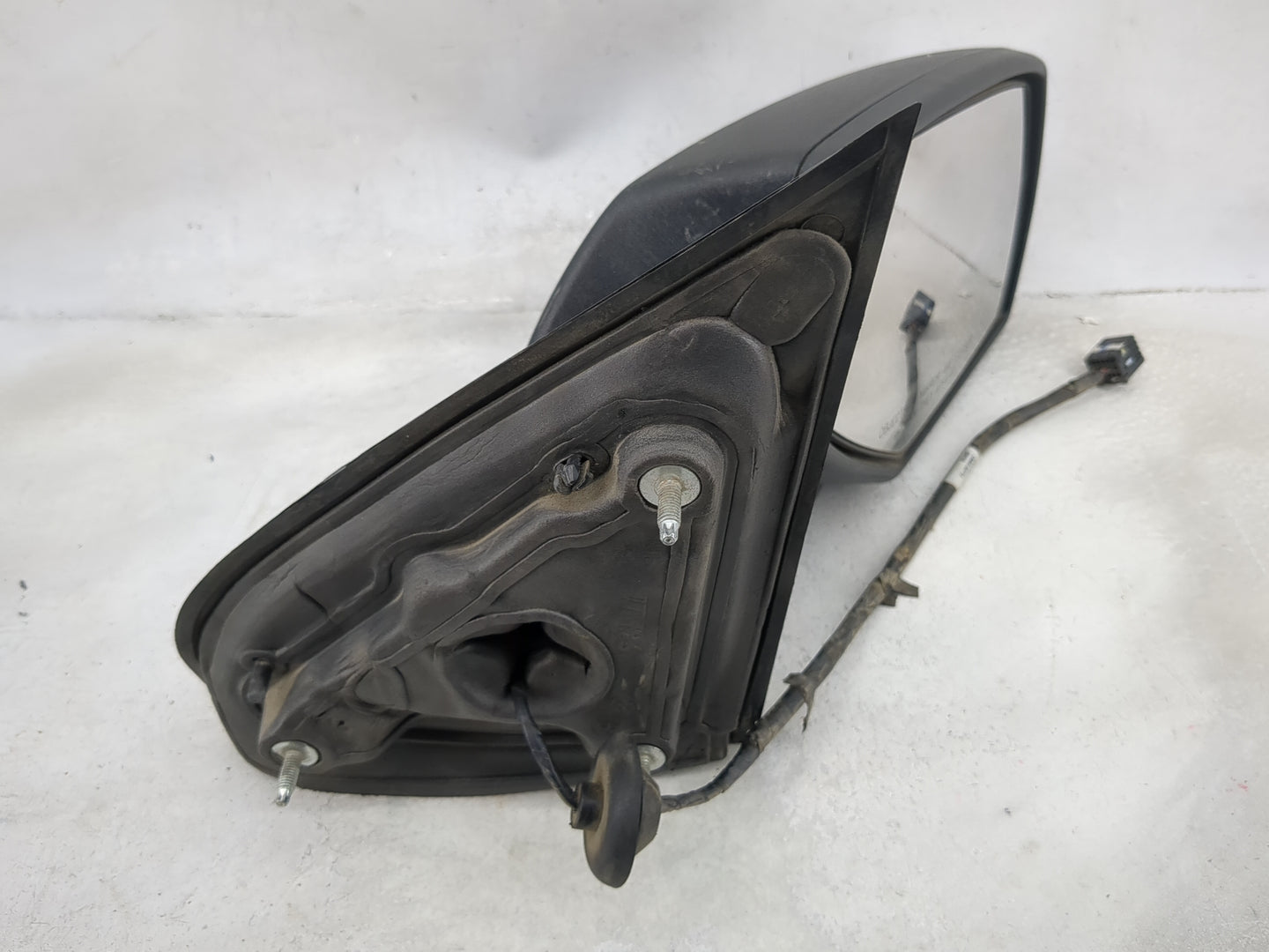 2014-2019 Chevrolet Silverado 1500 Passenger Side View Mirror - Right Door Mirror OEM Used - Oemusedautoparts1.com