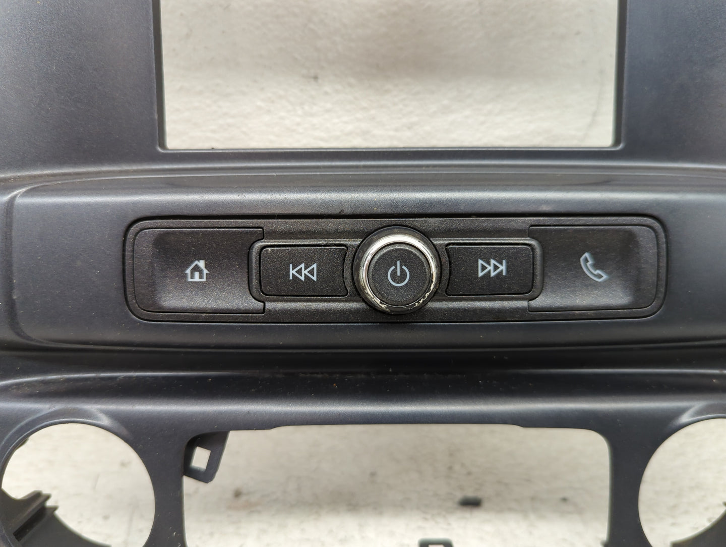 2016-2019 Chevrolet Silverado 1500 Radio Control Panel 1492776 - Oemusedautoparts1.com