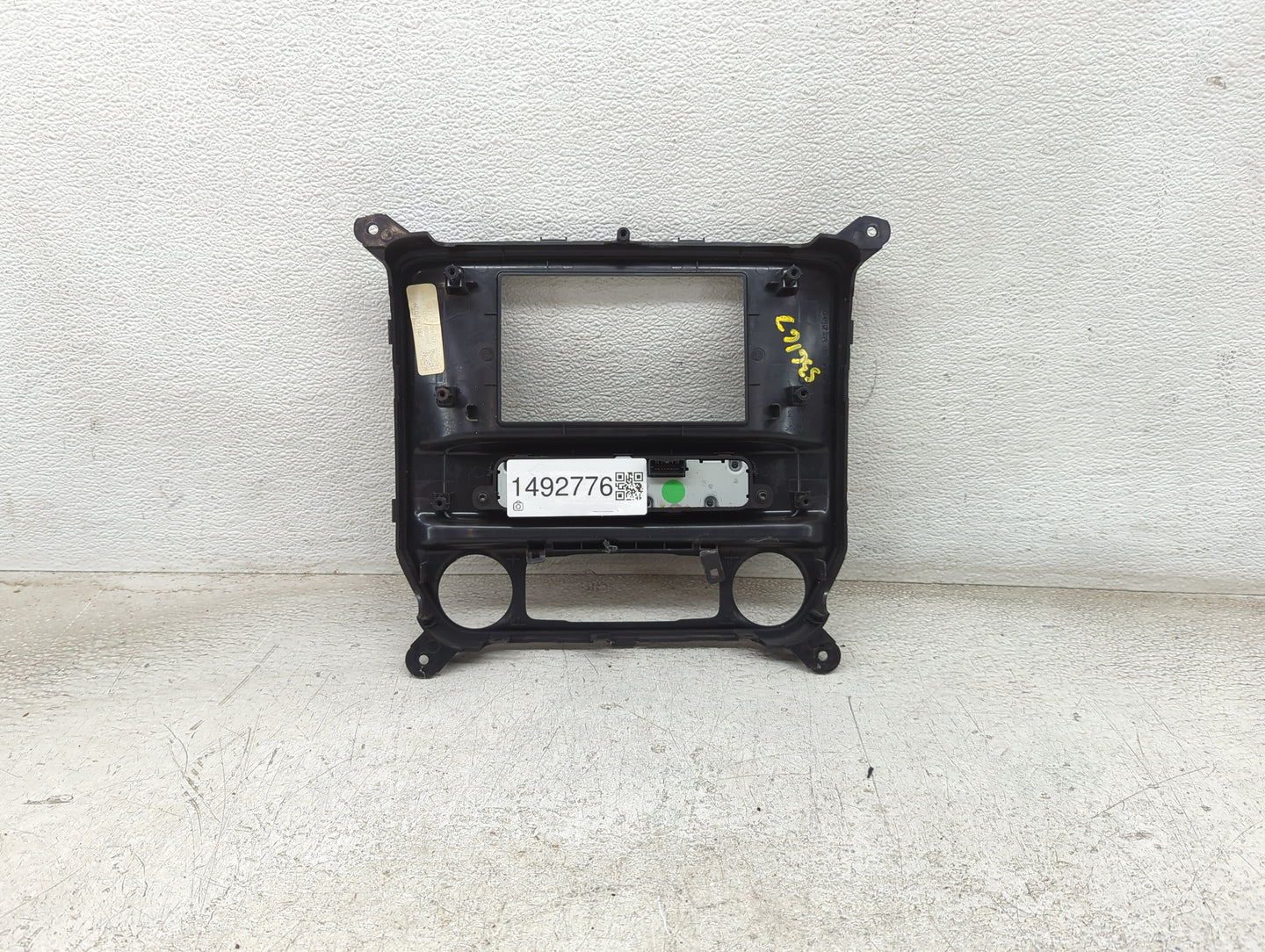 2016-2019 Chevrolet Silverado 1500 Radio Control Panel 1492776 - Oemusedautoparts1.com