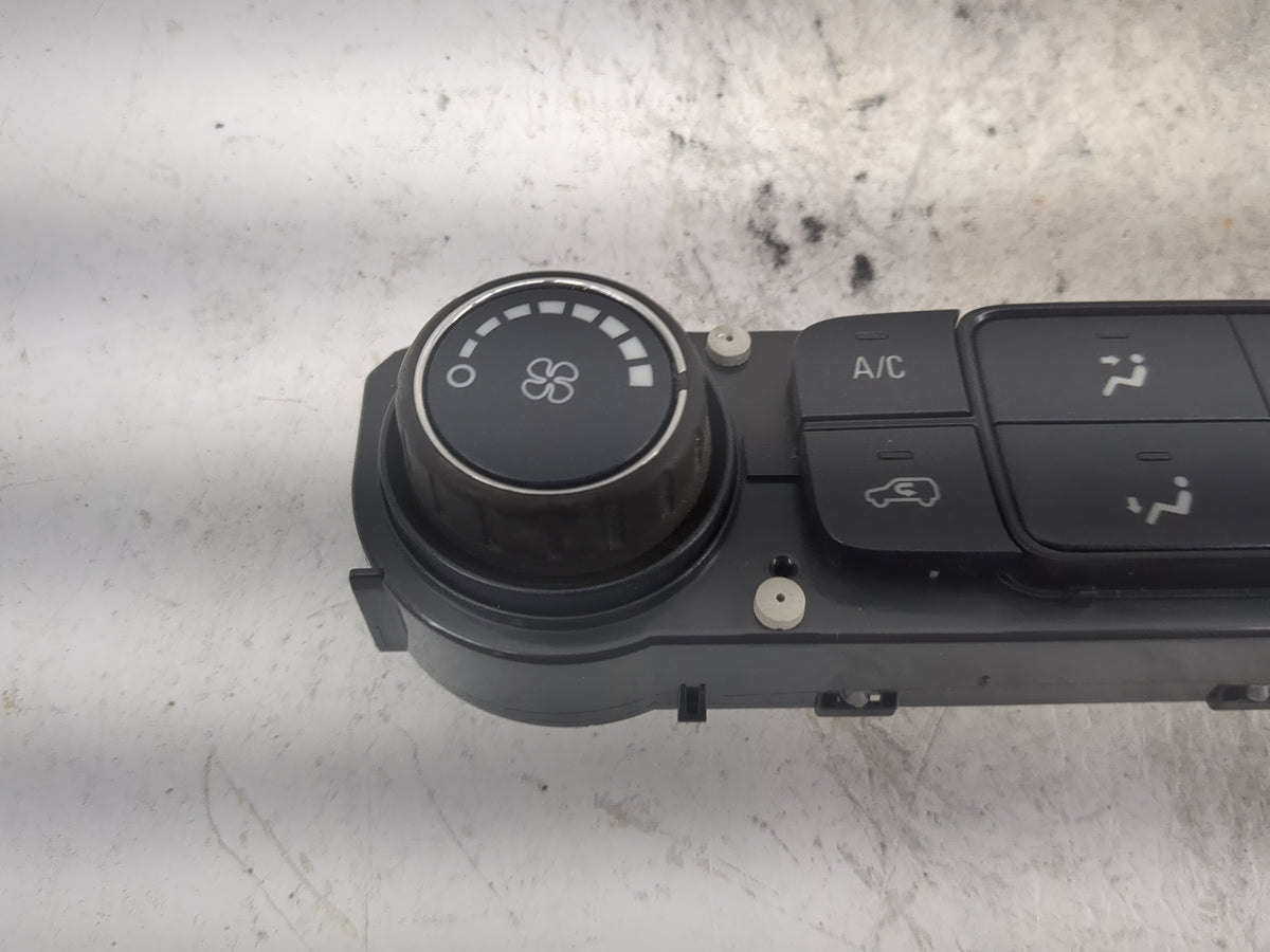 2014-2019 Chevrolet Silverado 1500 Climate Control Module Temperature AC/Heater Replacement P/N:84199205 815372982 Fits OEM 