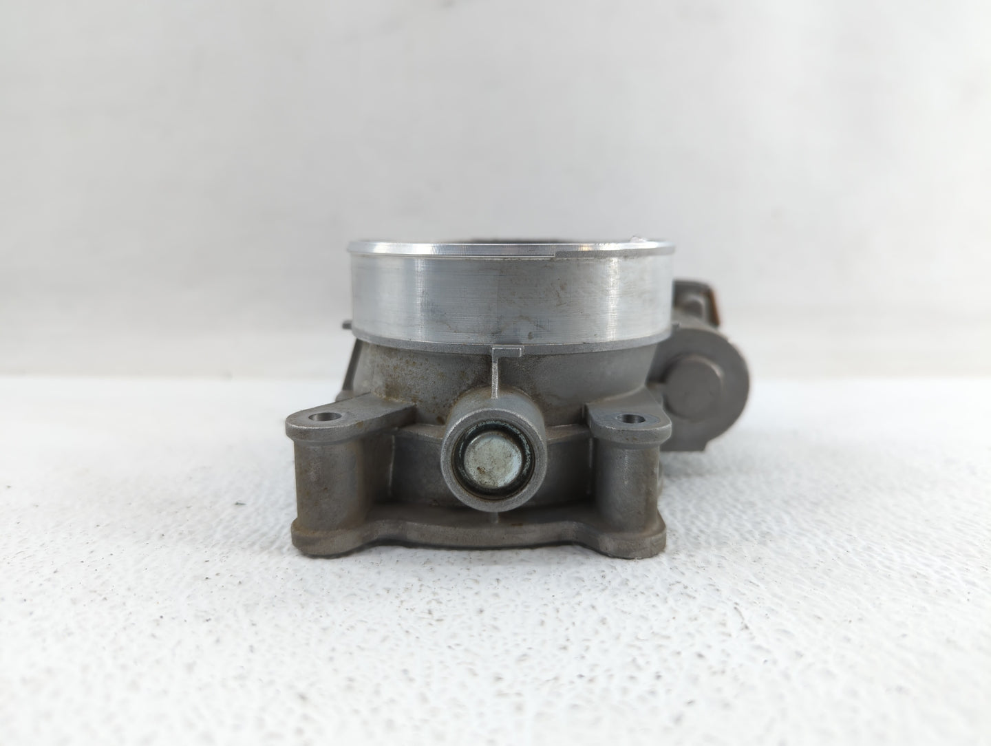 2014-2019 Chevrolet Silverado 1500 Throttle Body P/N:12678224 12617792 Fits Fits 2014 2015 2016 2017 2018 2019 OEM Used Auto