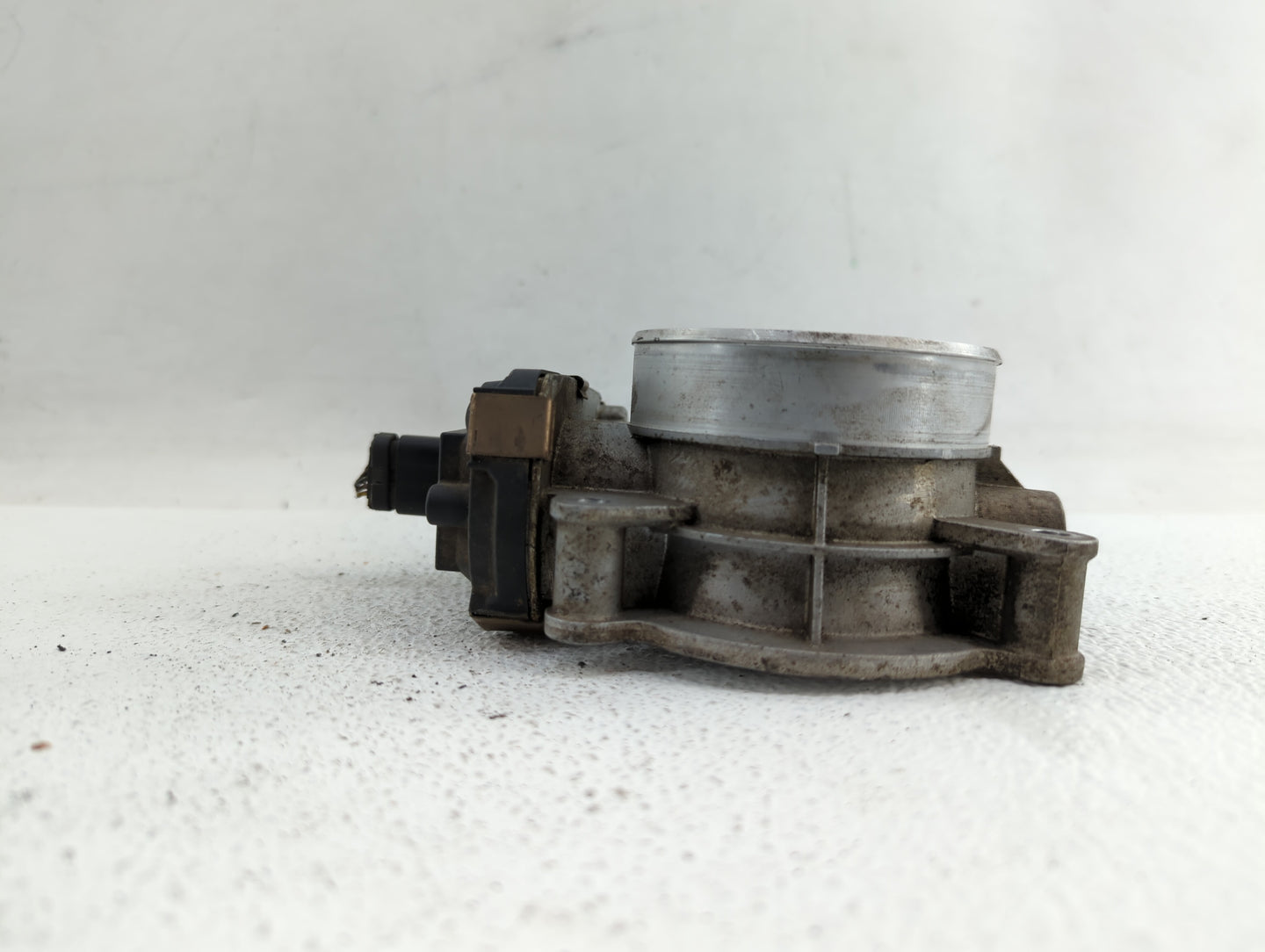 2014-2019 Chevrolet Silverado 1500 Throttle Body P/N:12678224 12617792 Fits Fits 2014 2015 2016 2017 2018 2019 OEM Used Auto