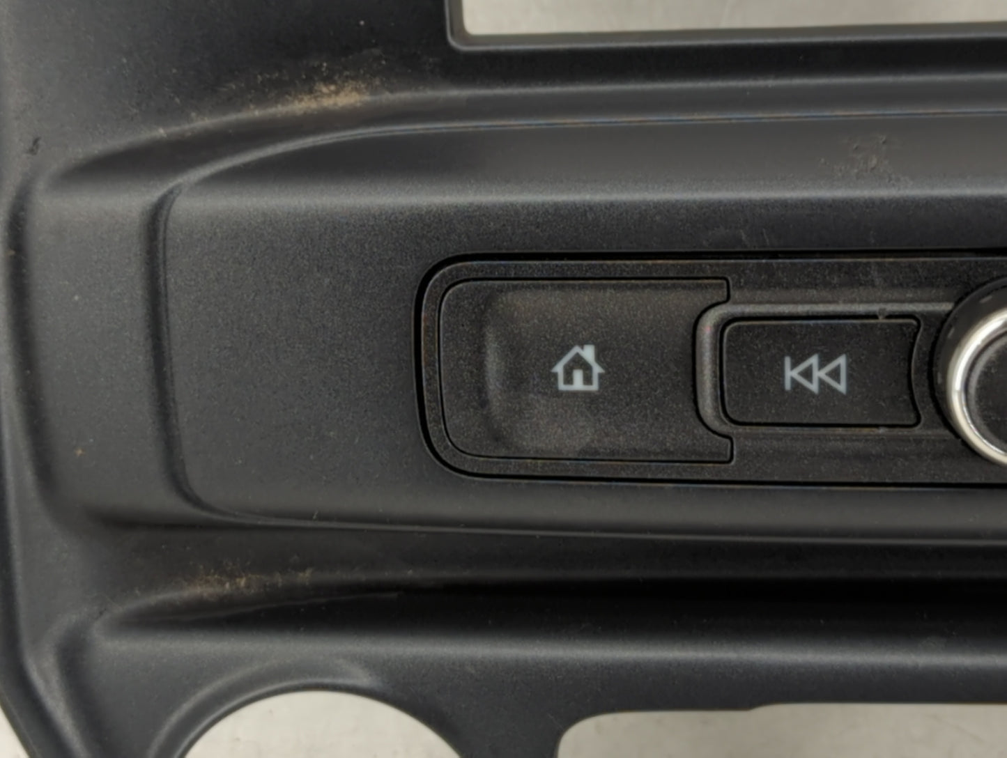 2016-2019 Chevrolet Silverado 1500 Radio Control Panel - Oemusedautoparts1.com