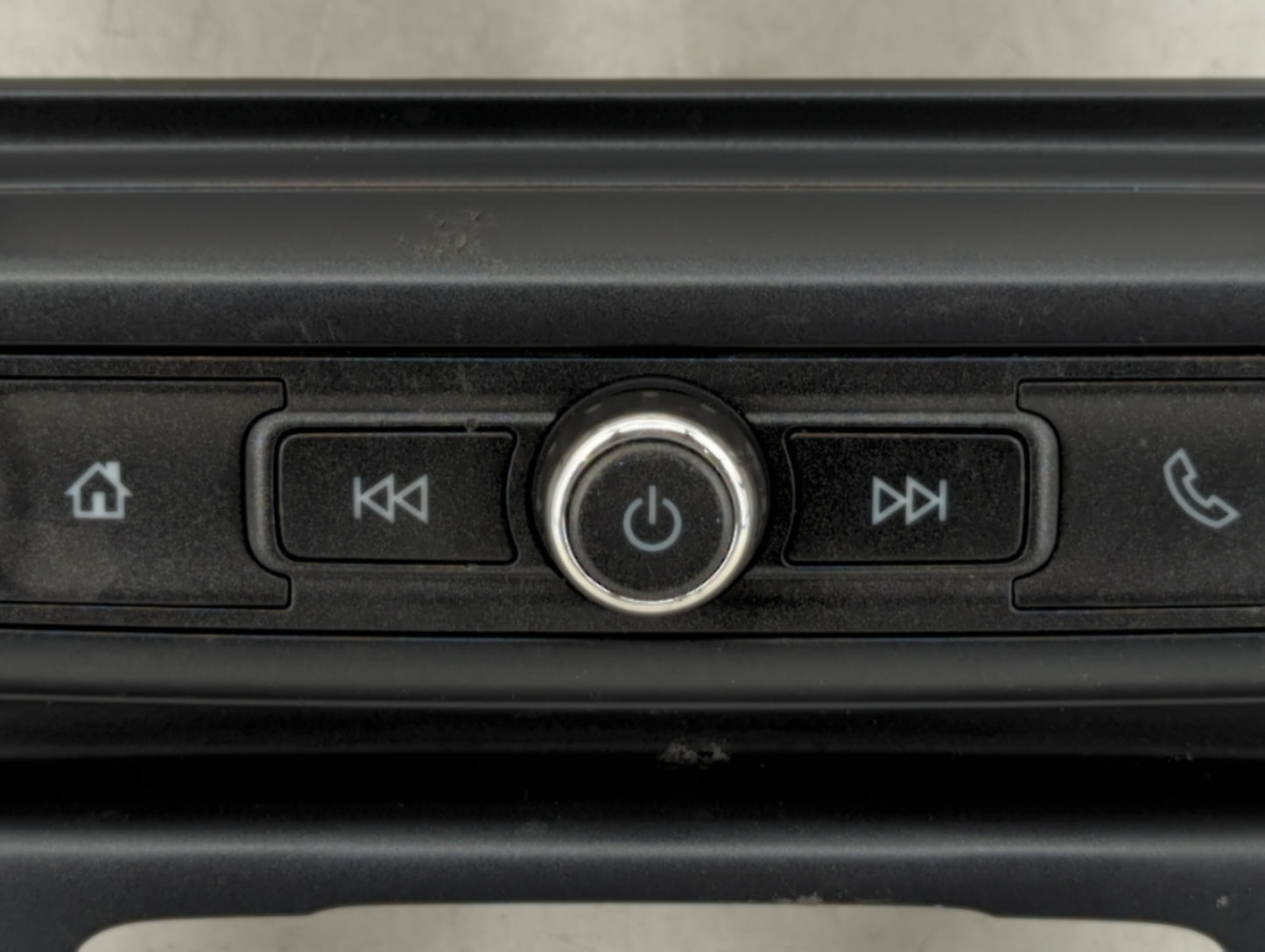 2016-2019 Chevrolet Silverado 1500 Radio Control Panel - Oemusedautoparts1.com