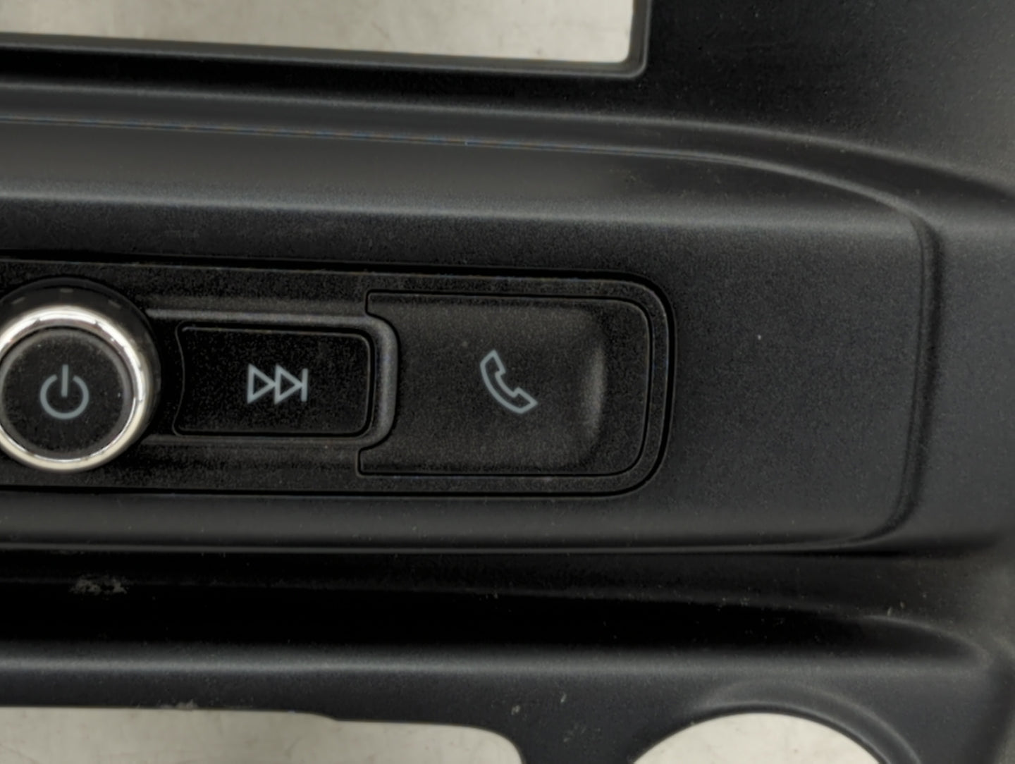 2016-2019 Chevrolet Silverado 1500 Radio Control Panel - Oemusedautoparts1.com