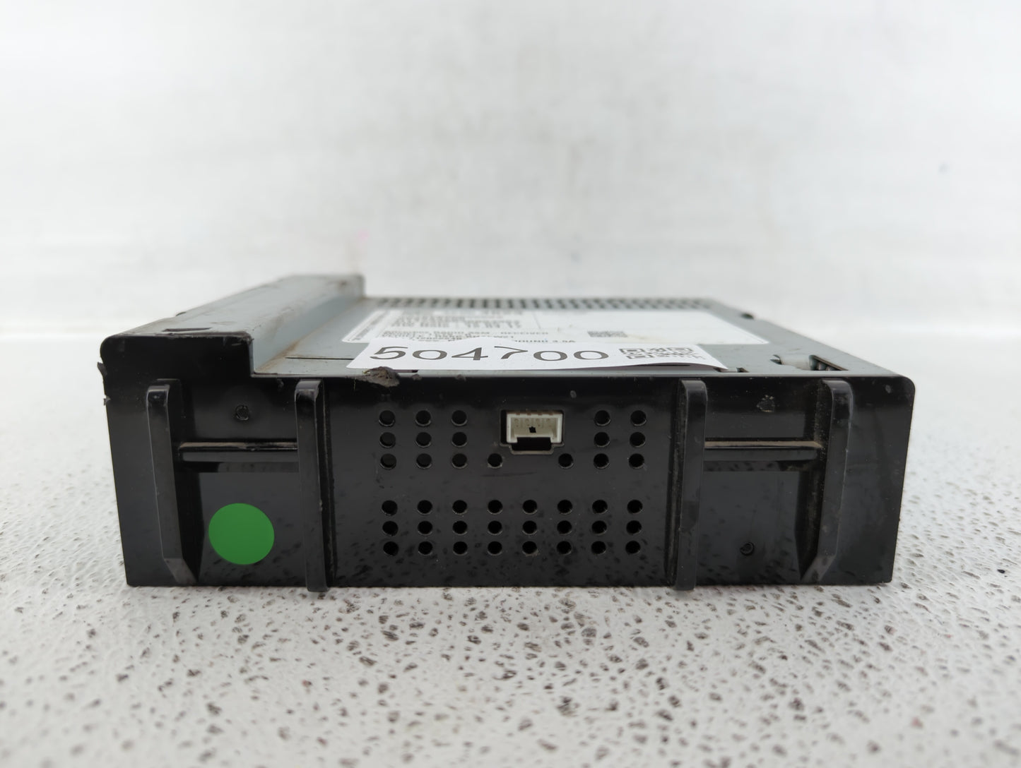 2018 Chevrolet Silverado 1500 Radio AM FM Cd Player Receiver Replacement P/N:42554623 Fits Fits 2019 OEM Used Auto Parts - O