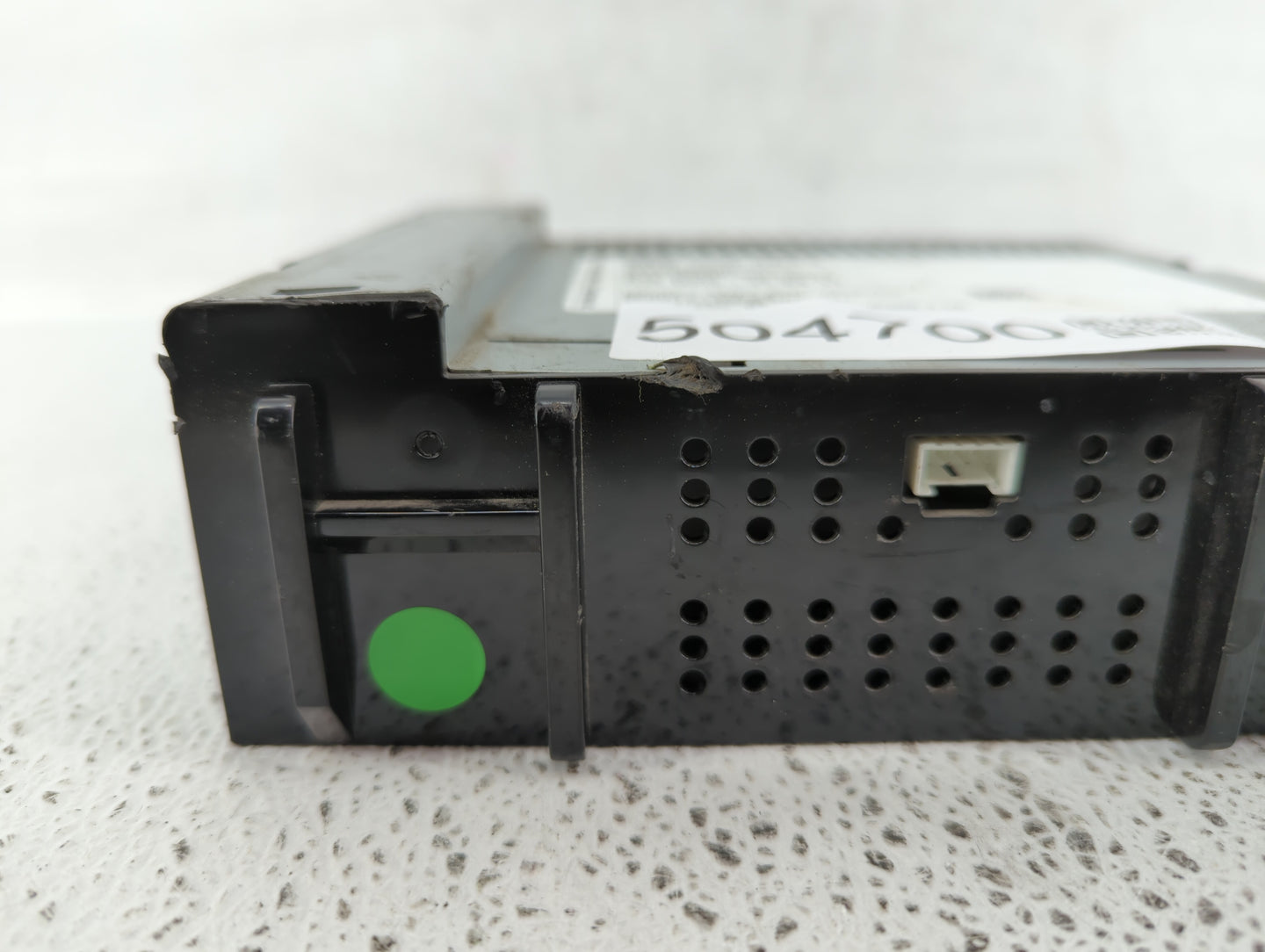 2018 Chevrolet Silverado 1500 Radio AM FM Cd Player Receiver Replacement P/N:42554623 Fits Fits 2019 OEM Used Auto Parts - O