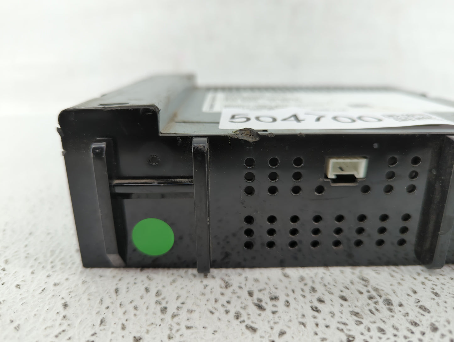 2018 Chevrolet Silverado 1500 Radio AM FM Cd Player Receiver Replacement P/N:42554623 Fits Fits 2019 OEM Used Auto Parts - O