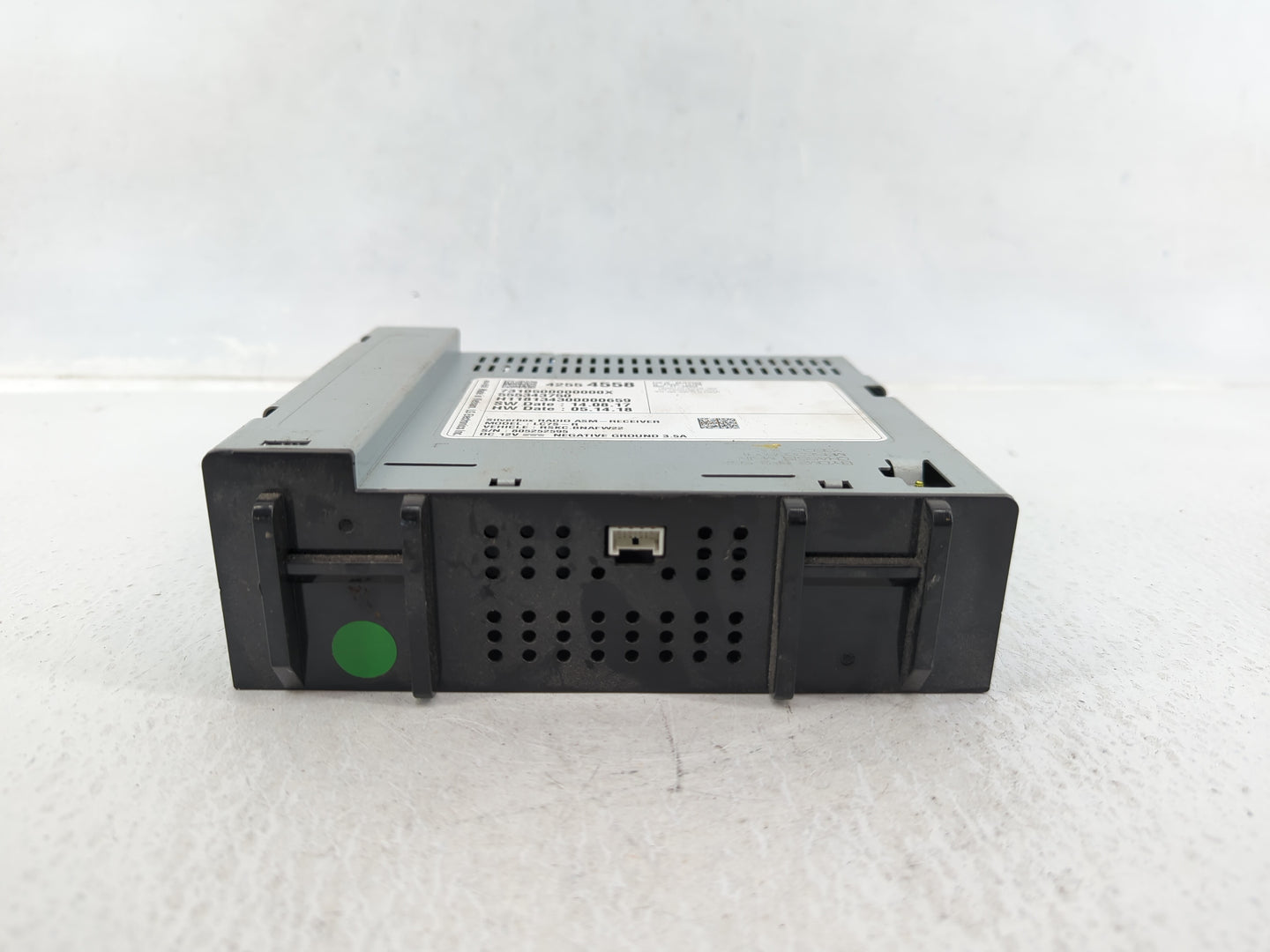 2018-2019 Chevrolet Silverado 1500 Radio AM FM Cd Player Receiver Replacement P/N:42554558 Fits Fits 2018 2019 2020 OEM Used