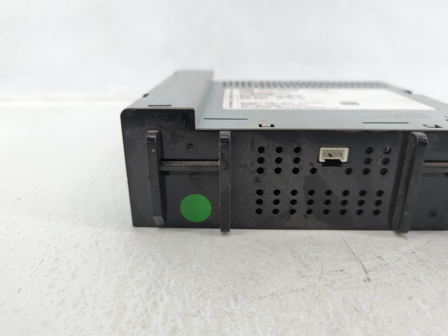 2018-2019 Chevrolet Silverado 1500 Radio AM FM Cd Player Receiver Replacement P/N:42554558 Fits Fits 2018 2019 2020 OEM Used