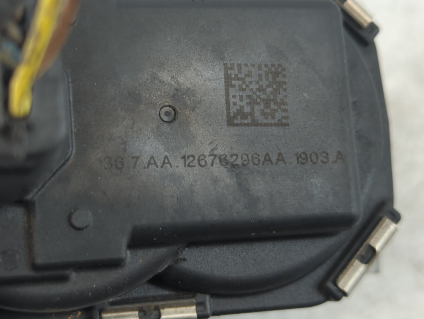 2018 Chevrolet Silverado 1500 Throttle Body P/N:12676296AA Fits Fits 2016 2017 2019 2020 2021 2022 OEM Used Auto Parts - Oem